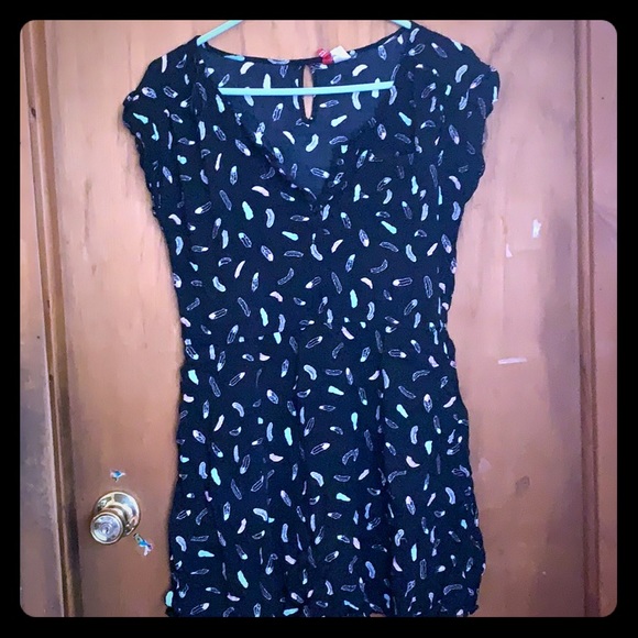 H&M black dress with feather design - Picture 1 of 4